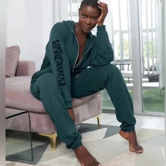 Savage x Fenty Forever Savage Showgirl Hooded Onesie | Hunter Green - Picture 2 of 12